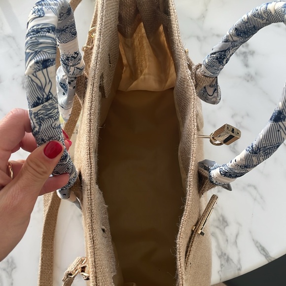 Wovan Tote with long strap included. Excellent conditions - Picture 5 of 6